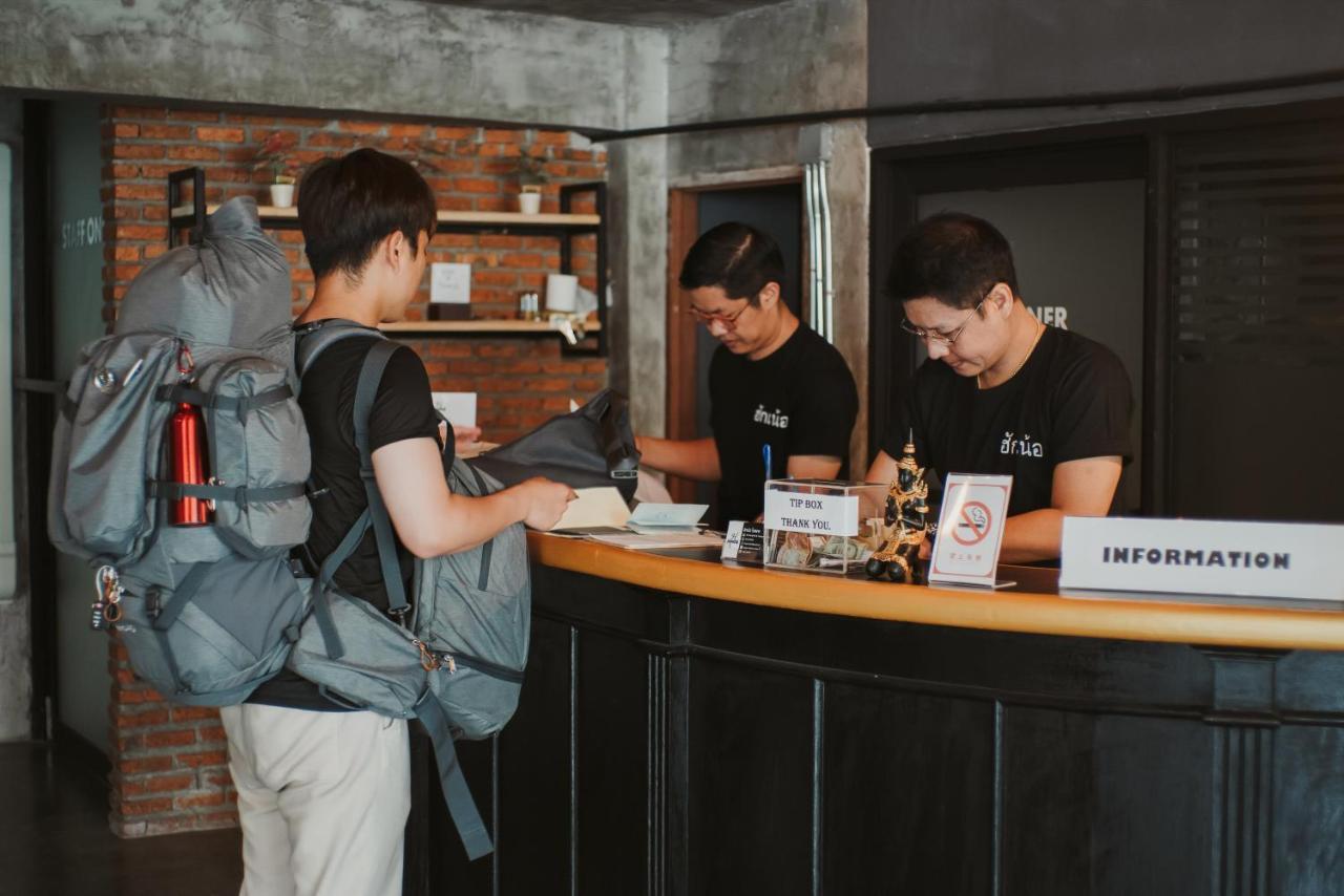 Hugnur Hostel And Coffee Chiang Mai Buitenkant foto