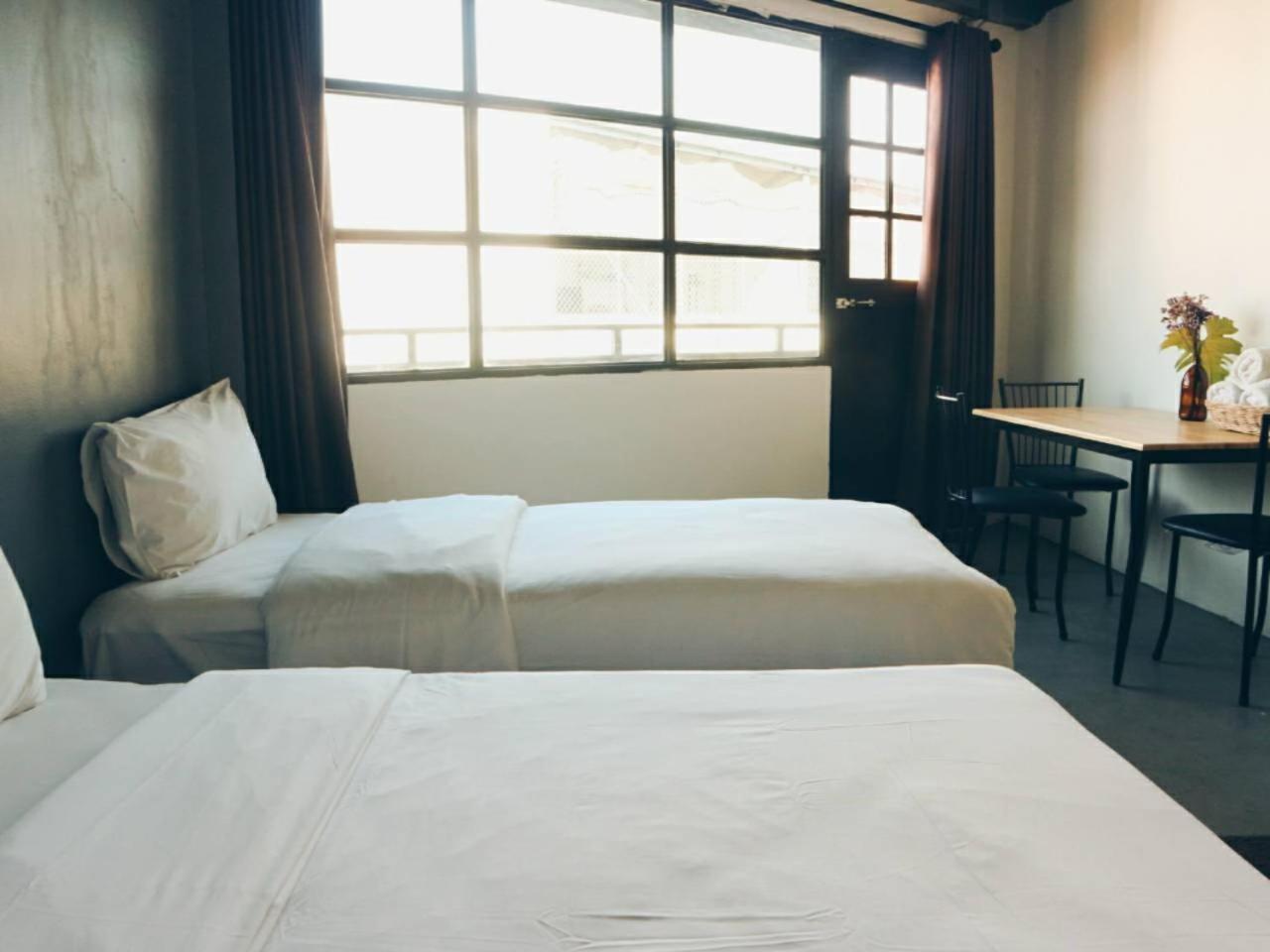 Hugnur Hostel And Coffee Chiang Mai Buitenkant foto